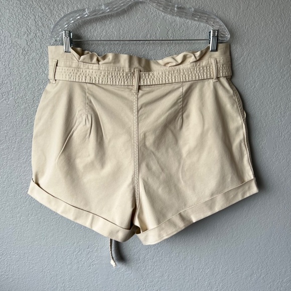 Abercrombie and Fitch paper bag style belted cinched waist shorts - Picture 2 of 10